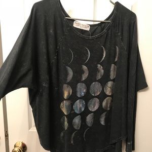 Project social flowy moon top from urban